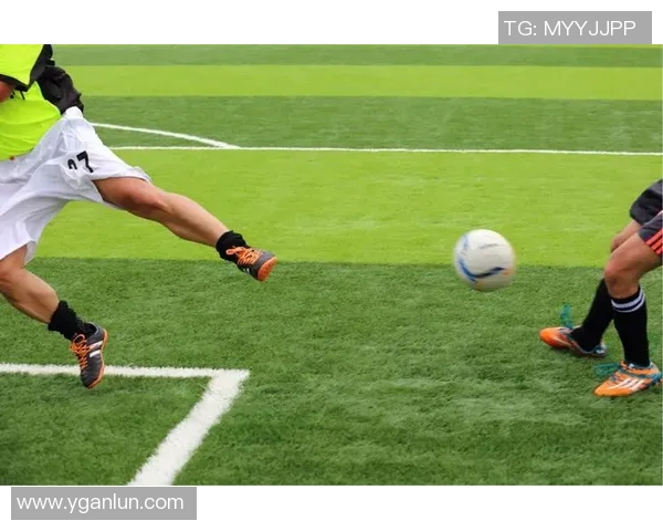 南墨尔本队与金士顿城的激烈对决展现足球魅力与团队精神