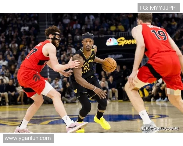 勇士与爵士季后赛第三场激战回顾球星表现与战术分析 勇士与爵士季后赛第三场激战回顾球星表现与战术分析