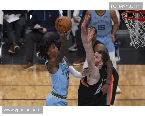 马刺与灰熊激战回顾精彩比赛录像全程解析与亮点集锦