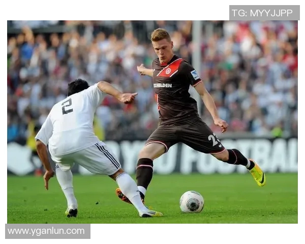 兰斯与勒阿弗尔的激烈对决揭示法甲新赛季的竞争态势与球队实力分析