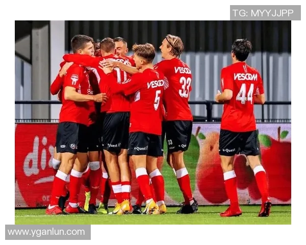 基辅迪纳摩与阿尔克马尔激战正酣比分揭晓引发热议